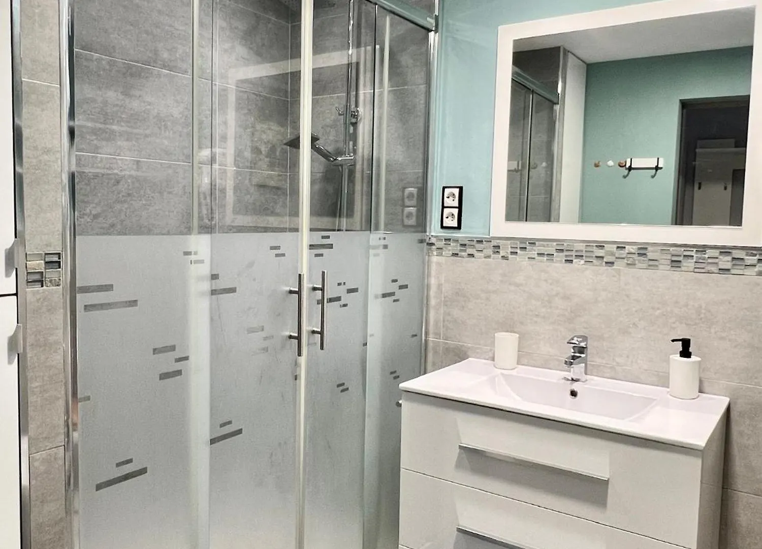 Espectacular Apartamento Junto Al Mar, Con Piscina En Málaga
