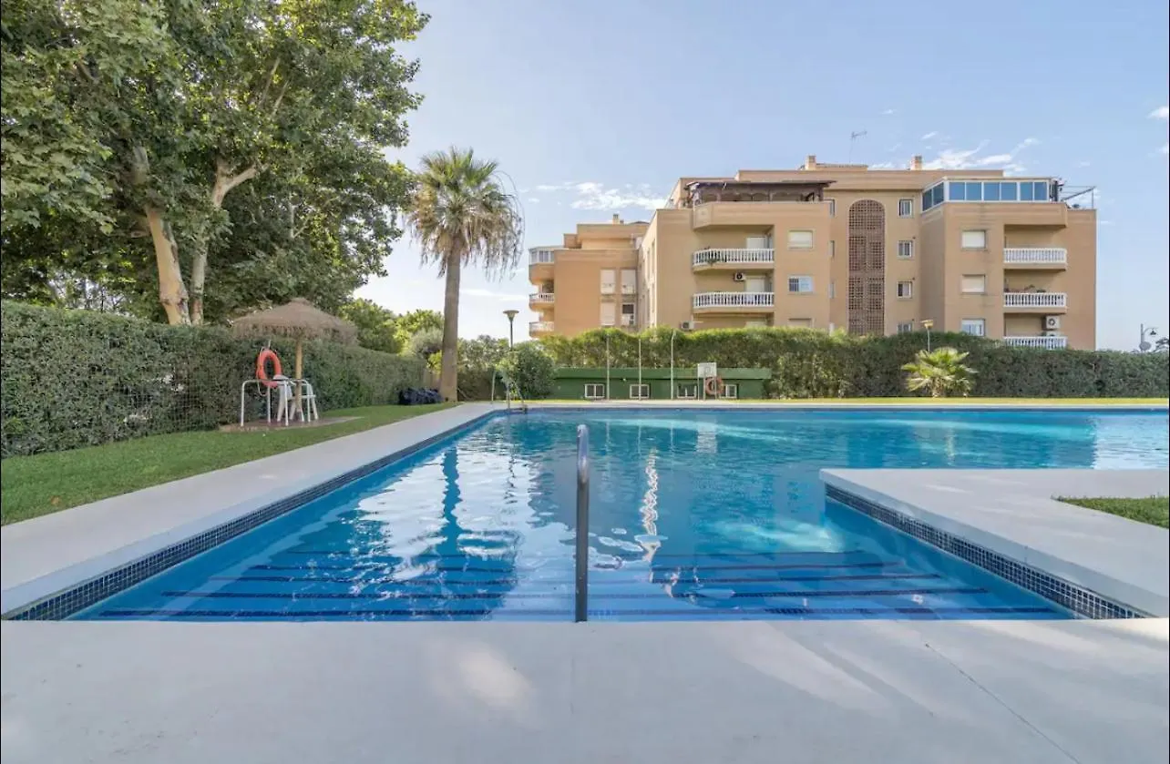 Espectacular Apartamento Junto Al Mar, Con Piscina En Málaga Lägenhet