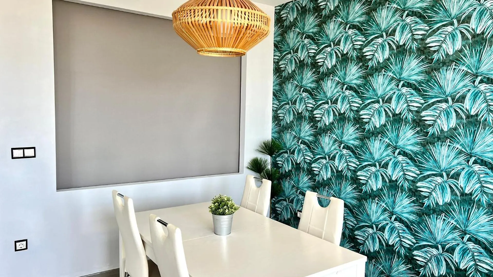 Espectacular Apartamento Junto Al Mar, Con Piscina En Málaga 0*,