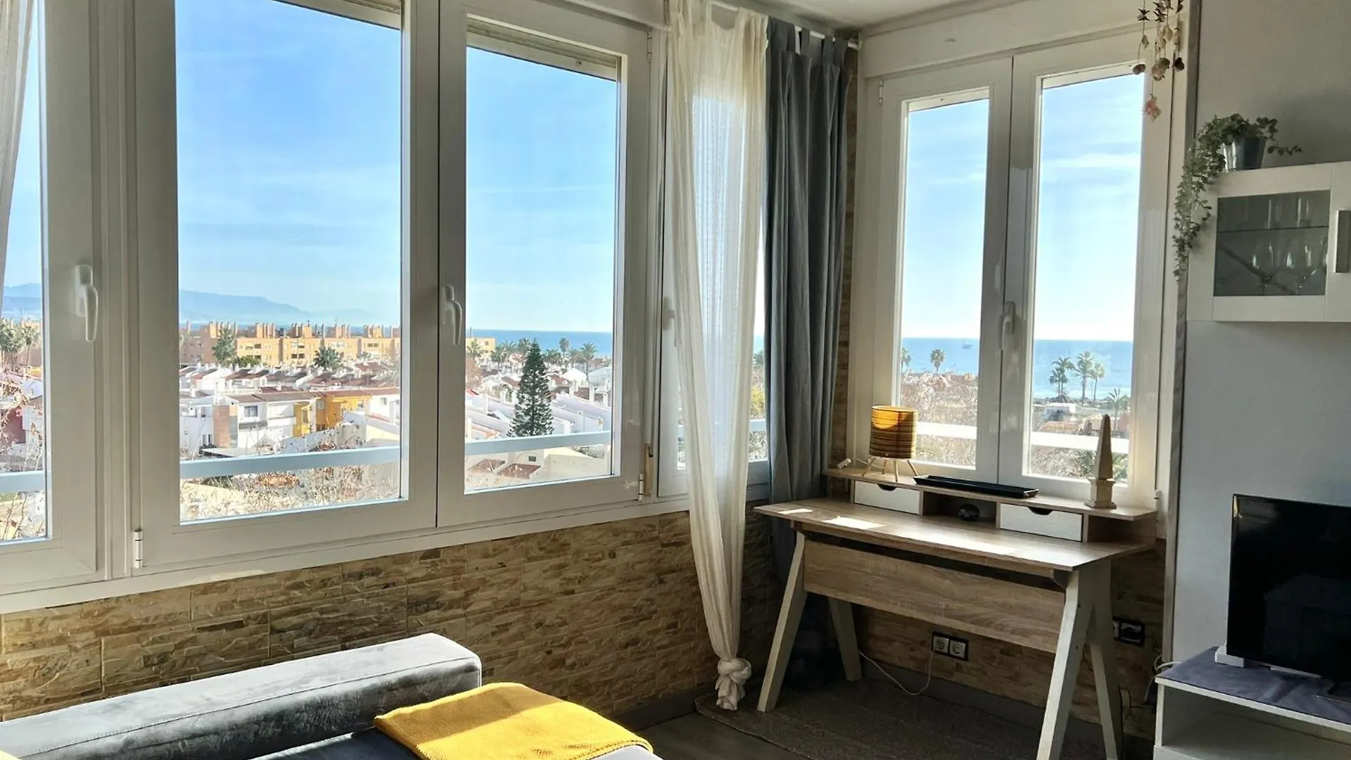 Espectacular Apartamento Junto Al Mar, Con Piscina En Málaga 0*,
