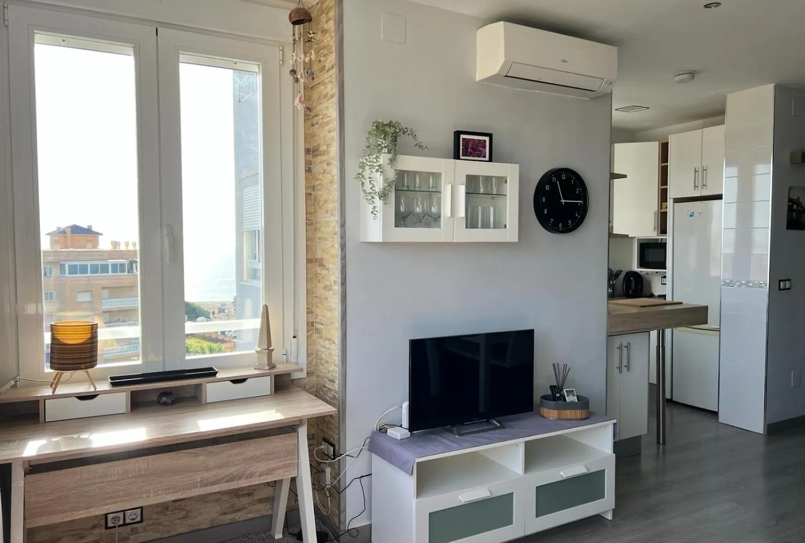 Espectacular Apartamento Junto Al Mar, Con Piscina En Málaga